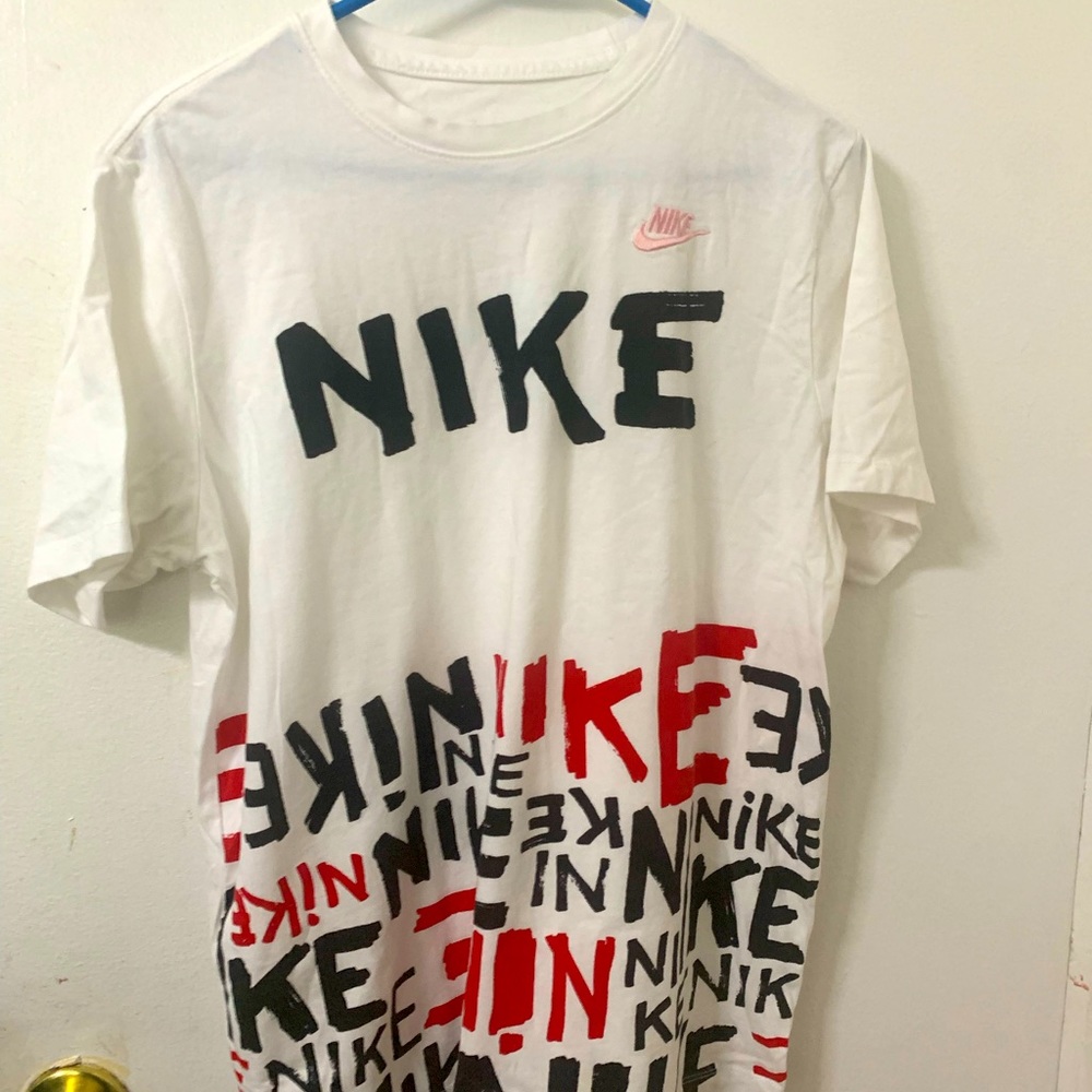 Nike tee